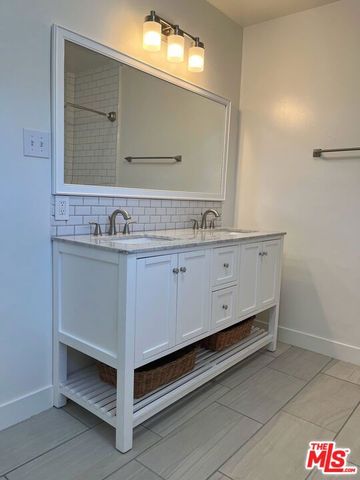 2037 S Burnside Avenue, Los Angeles, CA 90016