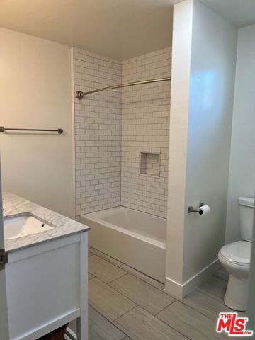 2037 S Burnside Avenue, Los Angeles, CA 90016