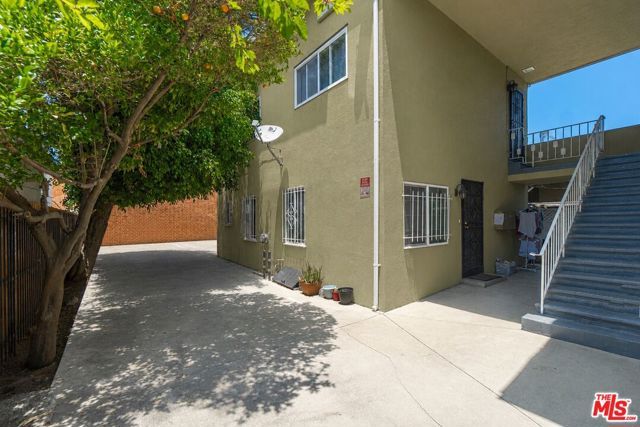 2037 S Burnside Avenue, Los Angeles, CA 90016