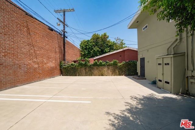 2037 S Burnside Avenue, Los Angeles, CA 90016