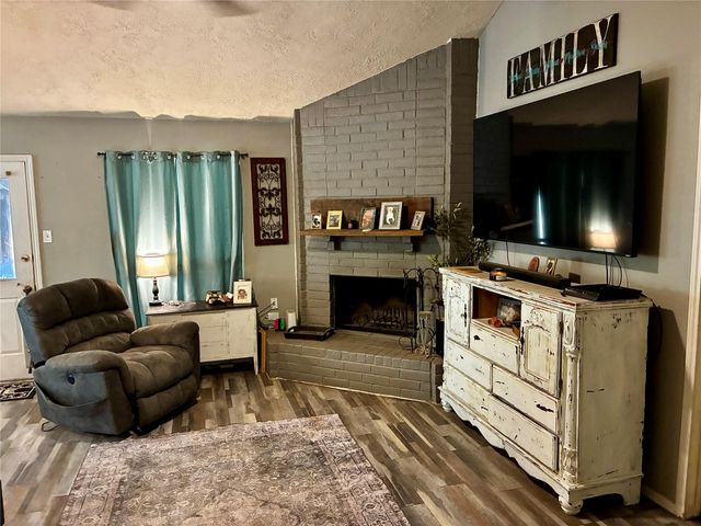 2 Sarita Road, Angleton, TX 77515