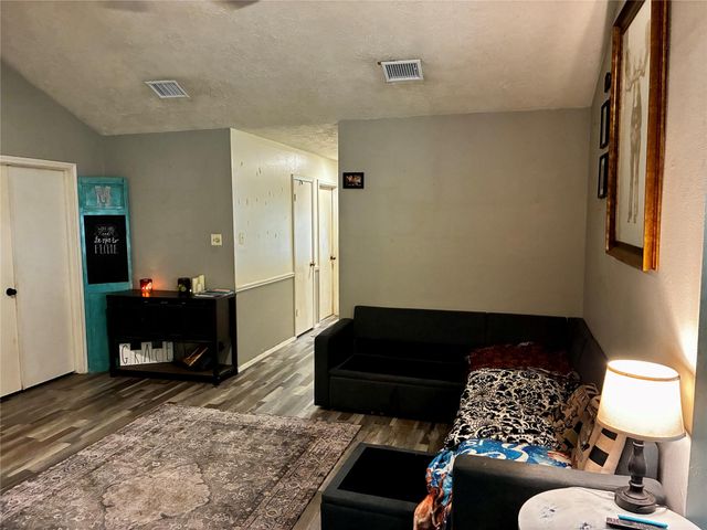 2 Sarita Road, Angleton, TX 77515