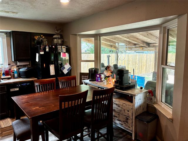 2 Sarita Road, Angleton, TX 77515