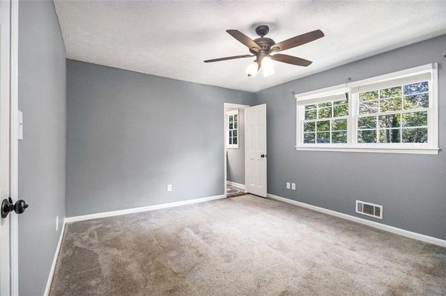 5862 SIMONE Drive, Stone Mountain, GA 30087