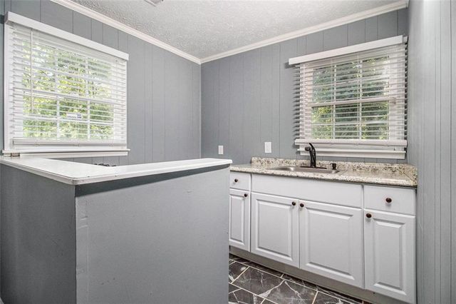 5862 SIMONE Drive, Stone Mountain, GA 30087