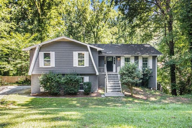 5862 SIMONE Drive, Stone Mountain, GA 30087