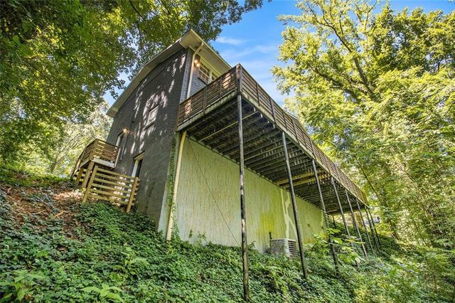 5862 SIMONE Drive, Stone Mountain, GA 30087