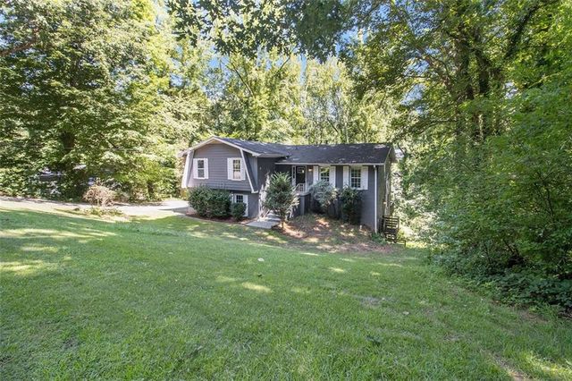 5862 SIMONE Drive, Stone Mountain, GA 30087