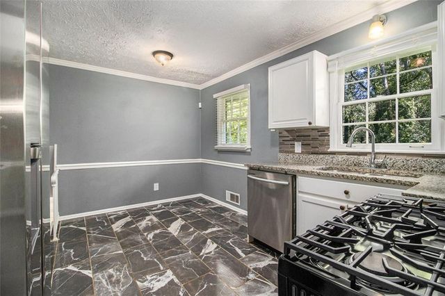 5862 SIMONE Drive, Stone Mountain, GA 30087
