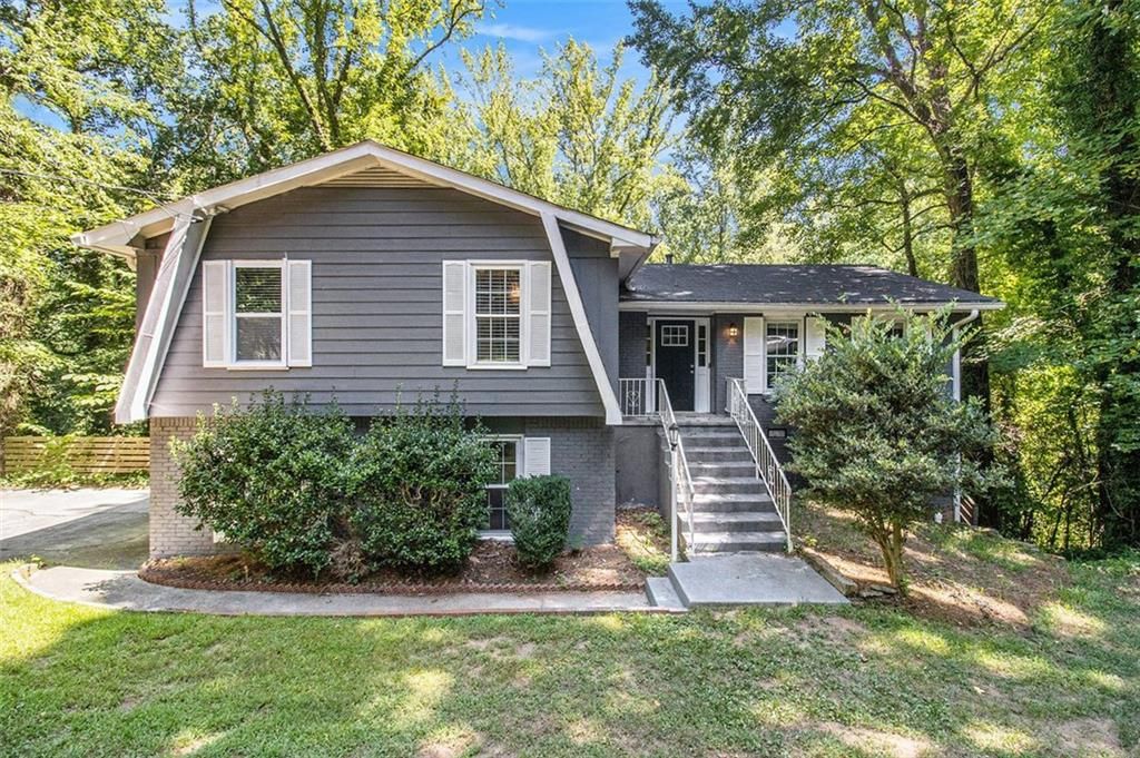 5862 SIMONE Drive, Stone Mountain, GA 30087