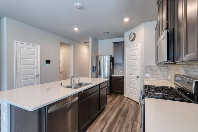 830 Modesto Drive, Rosharon, TX 77583