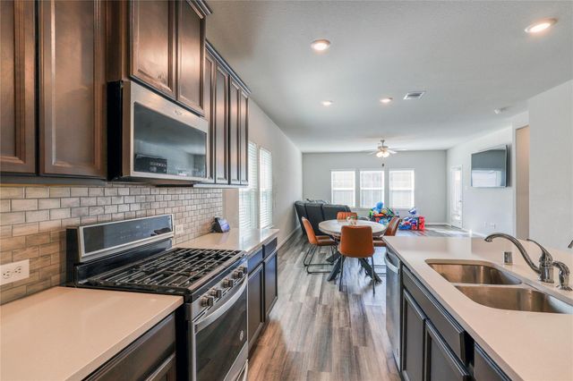 830 Modesto Drive, Rosharon, TX 77583