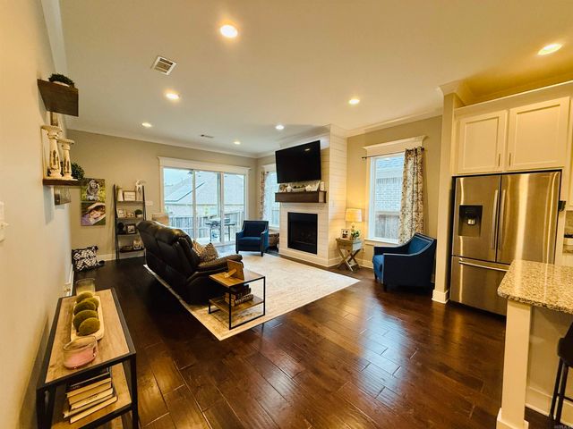 8 BENTWOOD Lane, Little Rock, AR 72223