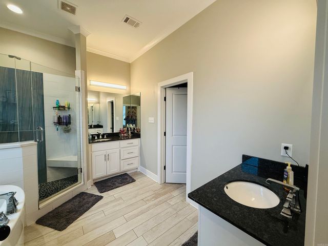 8 BENTWOOD Lane, Little Rock, AR 72223