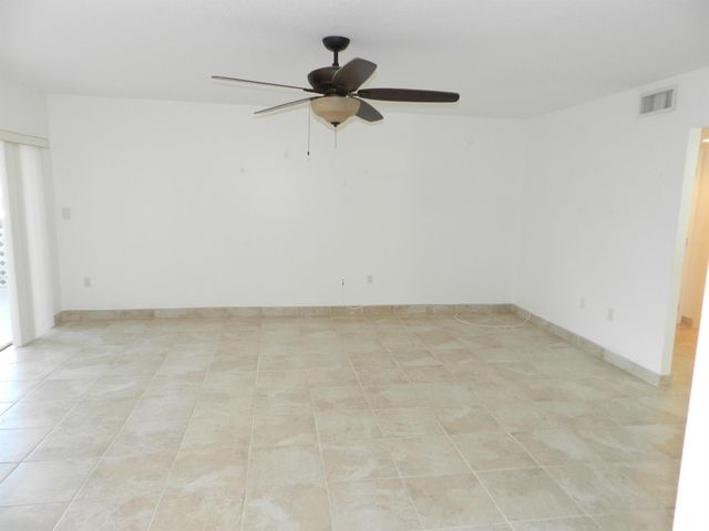 3 Greenway Village N 108, Royal Palm Beach, FL 33411