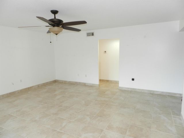 3 Greenway Village N 108, Royal Palm Beach, FL 33411