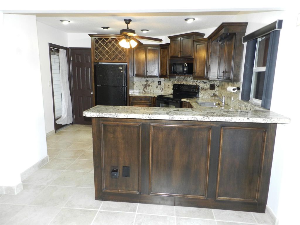 3 Greenway Village N 108, Royal Palm Beach, FL 33411