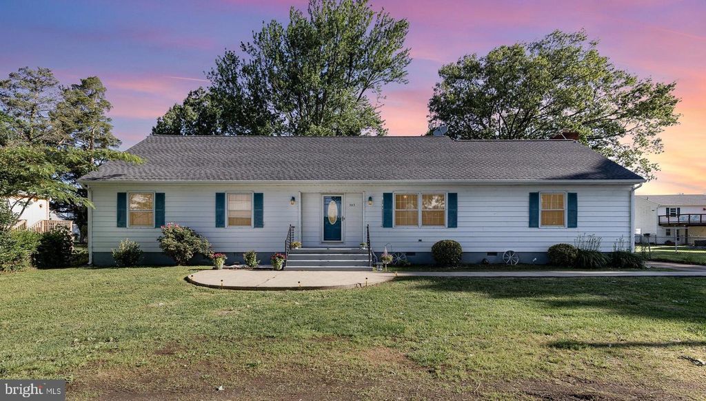 303 THACKARY ST, Colonial Beach, VA 22443