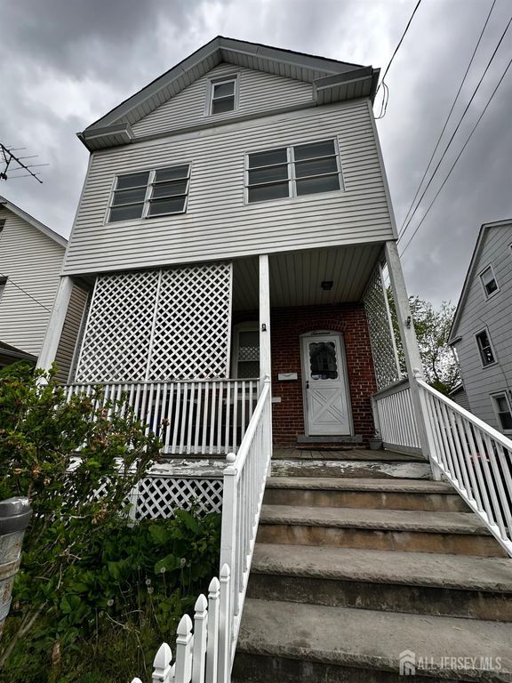 17 Fisher Avenue, Bound Brook, NJ 08805