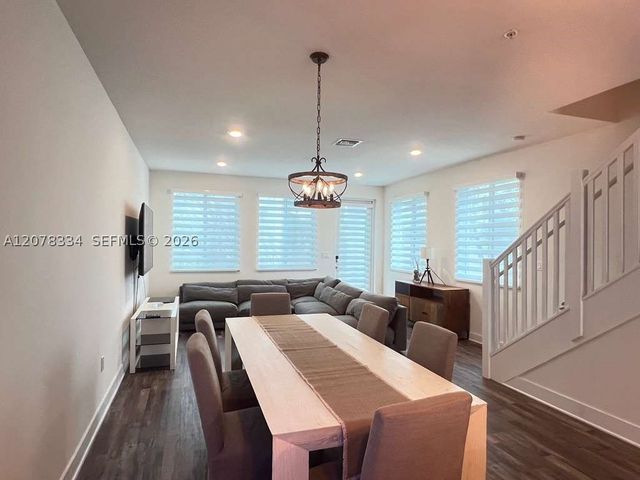 10229 NW 64th Ter 101, Doral, FL 33178