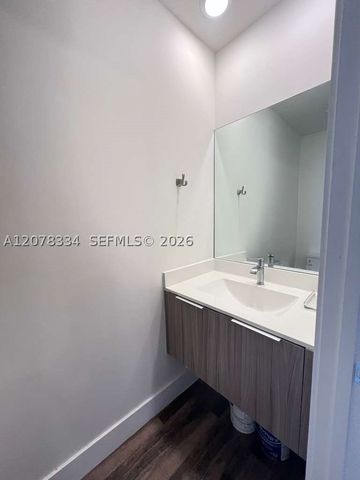 10229 NW 64th Ter 101, Doral, FL 33178