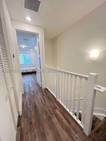 10229 NW 64th Ter 101, Doral, FL 33178