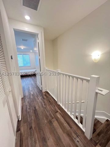 10229 NW 64th Ter 101, Doral, FL 33178