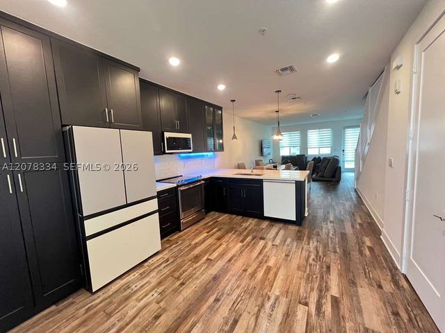 10229 NW 64th Ter 101, Doral, FL 33178
