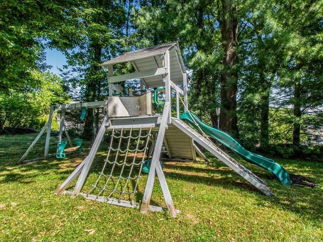 36 Balmoral Crescent, White Plains, NY 10607