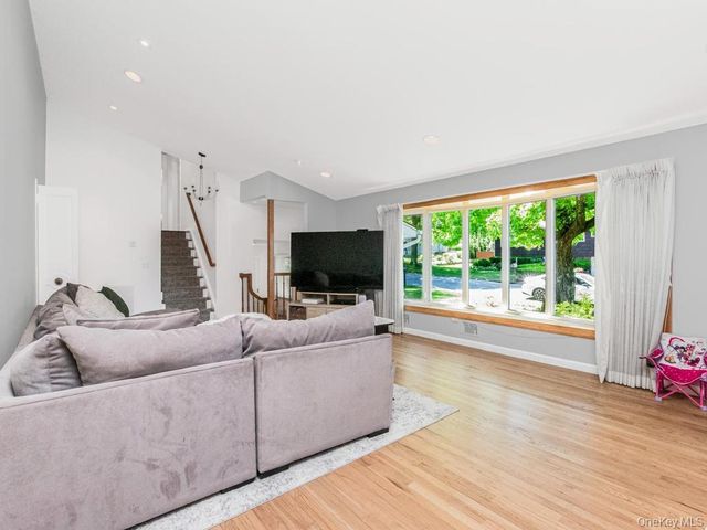 36 Balmoral Crescent, White Plains, NY 10607