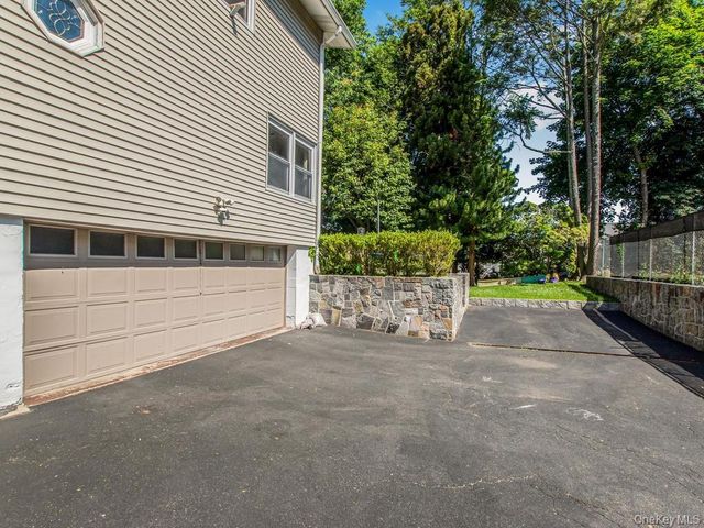 36 Balmoral Crescent, White Plains, NY 10607