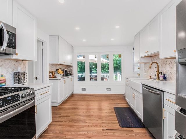 36 Balmoral Crescent, White Plains, NY 10607
