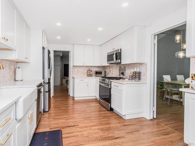 36 Balmoral Crescent, White Plains, NY 10607