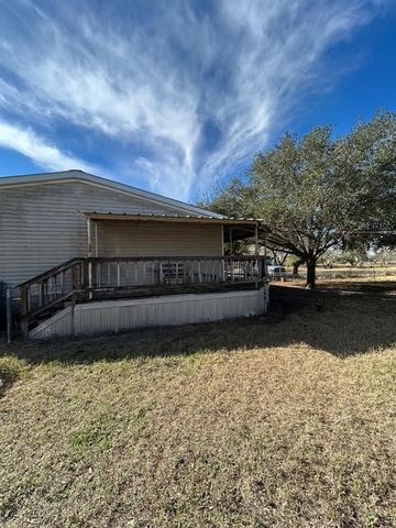 403 County Road 324 Cr, Alice, TX 78332