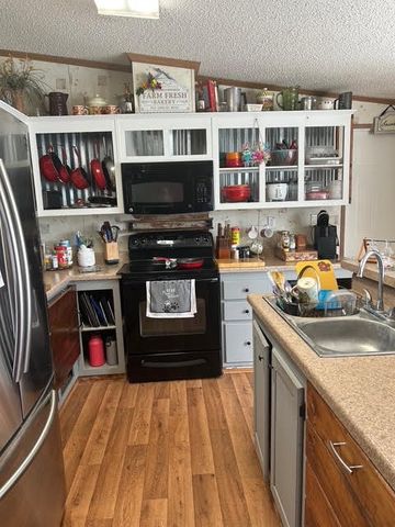 403 County Road 324 Cr, Alice, TX 78332