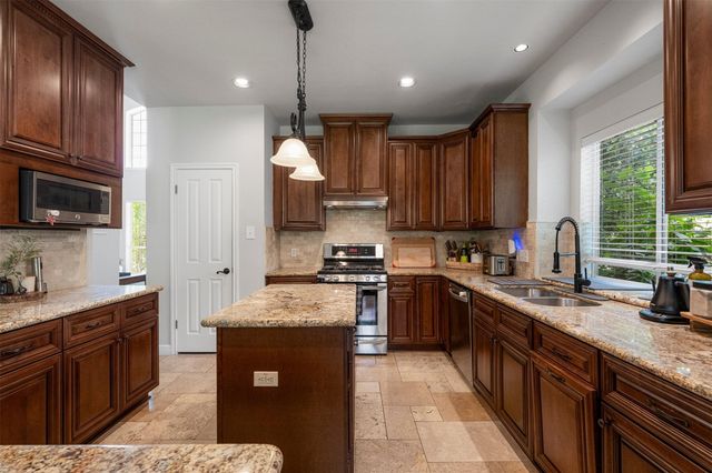 5421 Korth DR, Austin, TX 78749