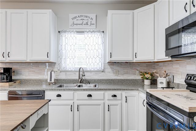 8429 Jordan Heights Ln, North Dinwiddie, VA 23803