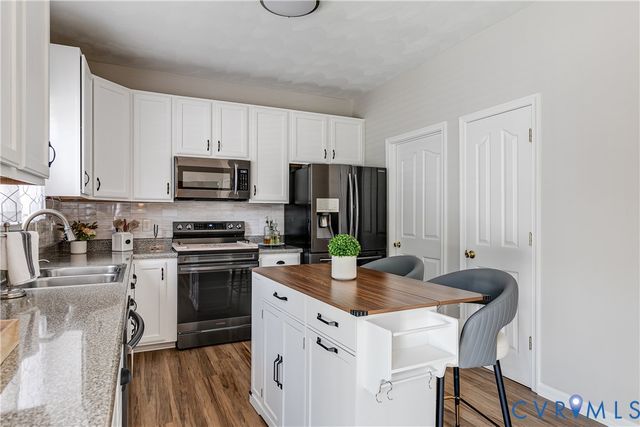 8429 Jordan Heights Ln, North Dinwiddie, VA 23803