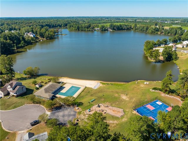 8429 Jordan Heights Ln, North Dinwiddie, VA 23803