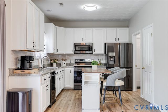 8429 Jordan Heights Ln, North Dinwiddie, VA 23803