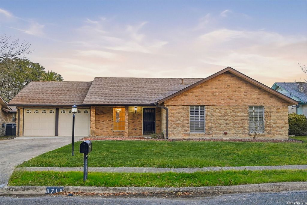 6719 Fair Lake, San Antonio, TX 78244