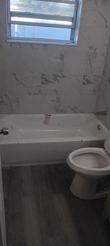 1211 N 25th St, Fort Pierce, FL 34947