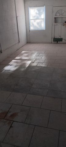 1211 N 25th St, Fort Pierce, FL 34947