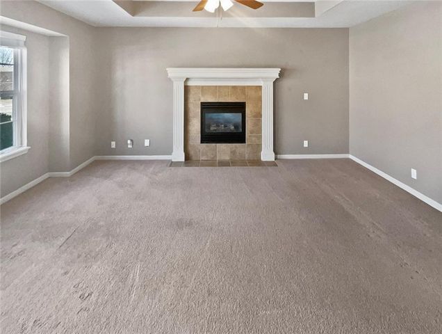 1607 Hilltop Lane, Grain Valley, MO 64029