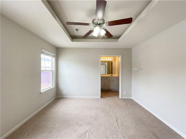 1607 Hilltop Lane, Grain Valley, MO 64029