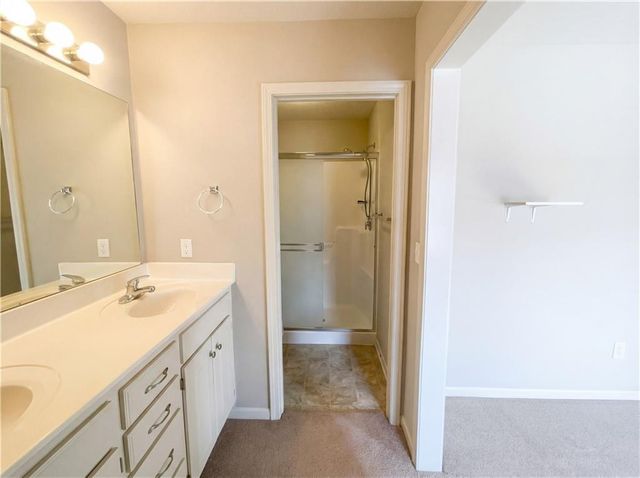 1607 Hilltop Lane, Grain Valley, MO 64029