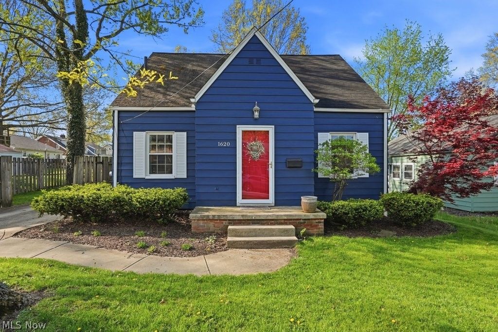 1620 Sackett Avenue, Cuyahoga Falls, OH 44223