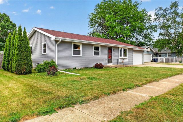 1304 S Orchard Street, Janesville, WI 53546