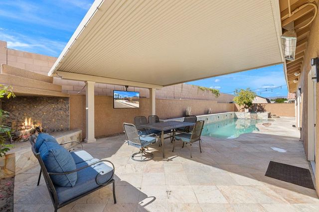 43875 Milan Court, La Quinta, CA 92253