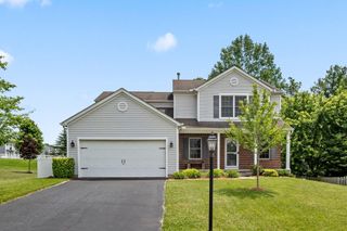 1092 Oxford Drive N, Pataskala, OH 43062